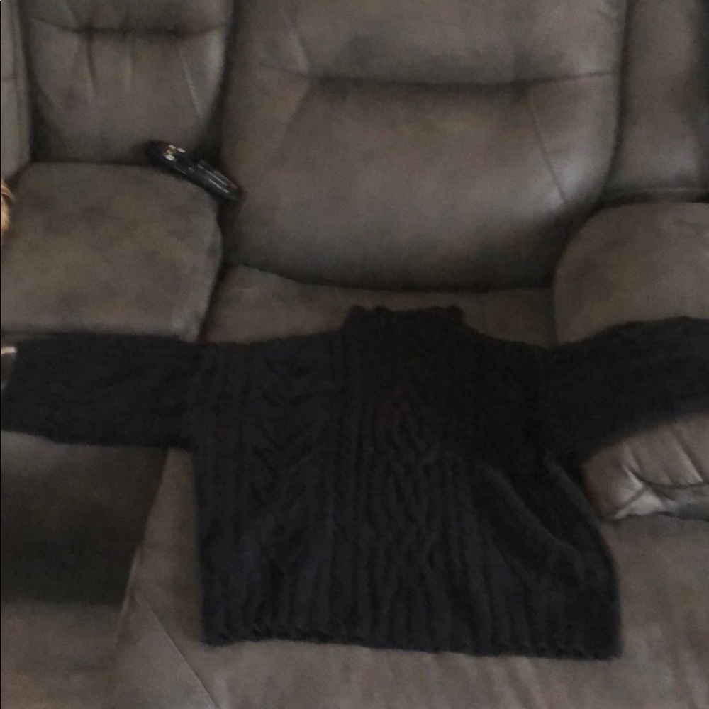 Knitted quarter sleeve cowl neck